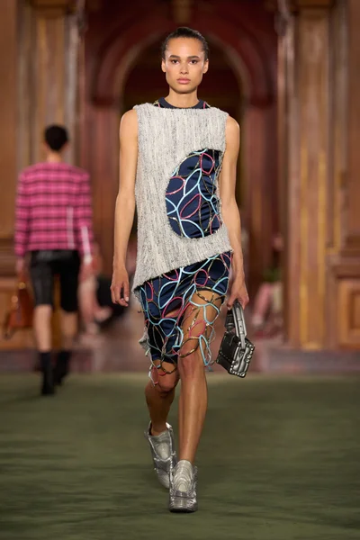 Look 35